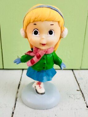 Vintage 80s Figure Skating Figurine, Blond Girl Figure Skater Knick Knack